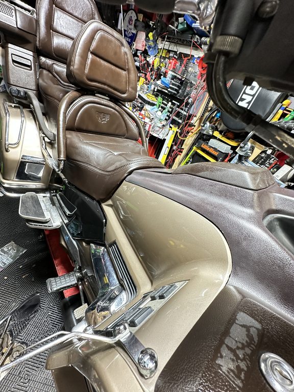 1988 Honda Gold Wing GL1500 Aspencade Kindle: seat and backrest close-up in the shop
