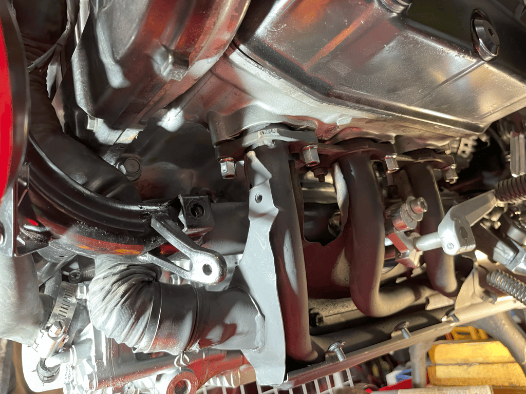 1995 red Honda Gold Wing GL1500 Interstate, during the restoration: engine with the bodywork removed