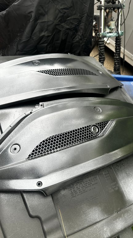 Tao Tao 50cc moped: close-up of a body panel