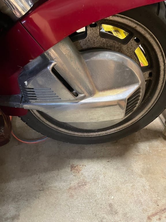 1995 red Honda Gold Wing GL1500 Interstate, during the restoration: wheel