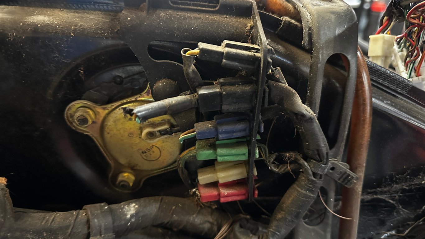 1989 Honda Gold Wing GL1500 Aspencade, restoration in progress: engine bay wiring and hoses