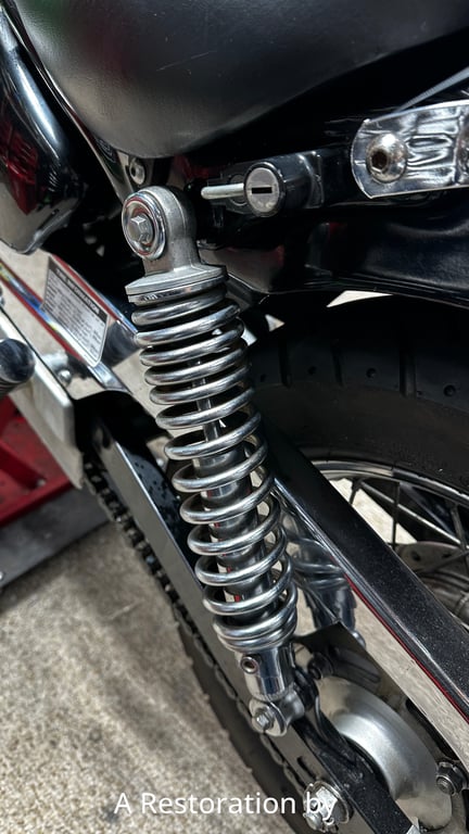 1996 Yamaha Virago XV250: rear shock