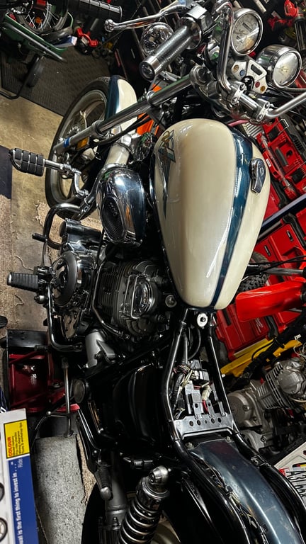 1995 Yamaha Virago 1100, restoration in progress: front end and handlebars