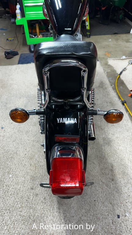 1996 Yamaha Virago XV250: rear view with the taillight