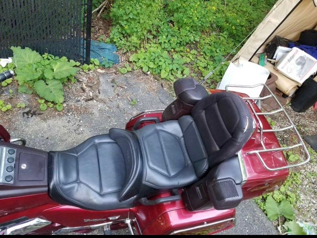 1995 red Honda Gold Wing GL1500 Interstate, before restoration: seat and rear rack