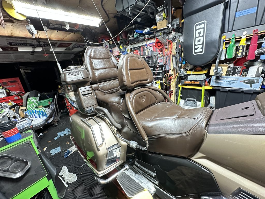 1988 Honda Gold Wing GL1500 Aspencade Kindle: brown seat and backrest on the assembled bike in the shop