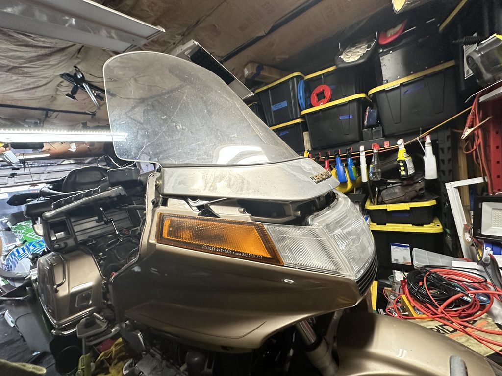 1988 Honda Gold Wing GL1500 Aspencade Kindle: front fairing and headlight with the trim removed