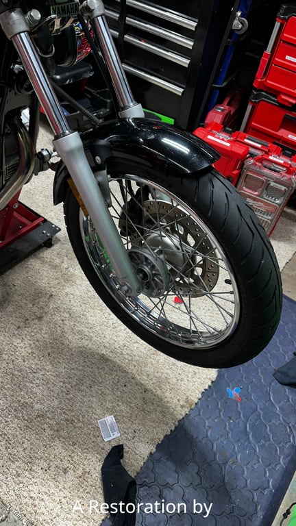 1996 Yamaha Virago XV250: front wheel