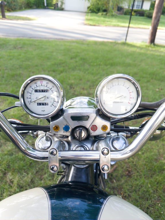 1995 Yamaha Virago 1100, completed restoration: gauges and handlebars