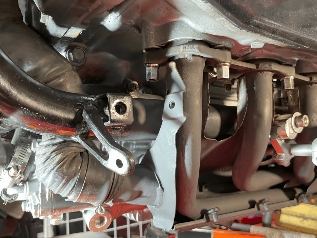 1995 red Honda Gold Wing GL1500 Interstate, during the restoration: engine with the bodywork removed