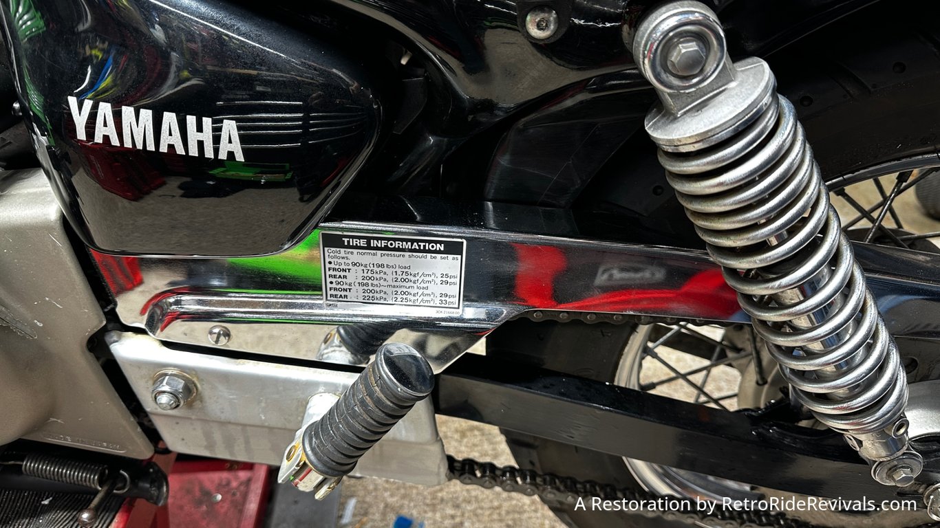 1996 Yamaha Virago XV250: Yamaha badge and chrome rear shock