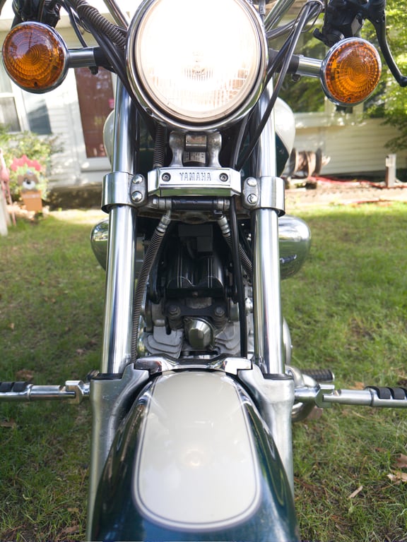 1995 Yamaha Virago 1100, completed restoration: front view down the fork