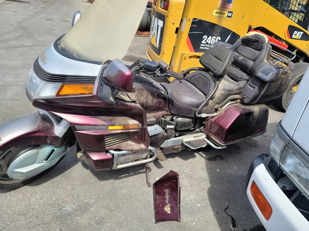 1989 Honda Gold Wing GL1500 Aspencade, before restoration: side view with loose parts