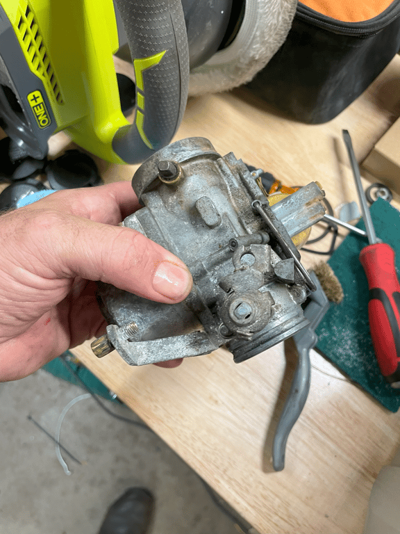 1974 Honda CB450 K4 “Krusty”, before restoration: carburetor held in hand
