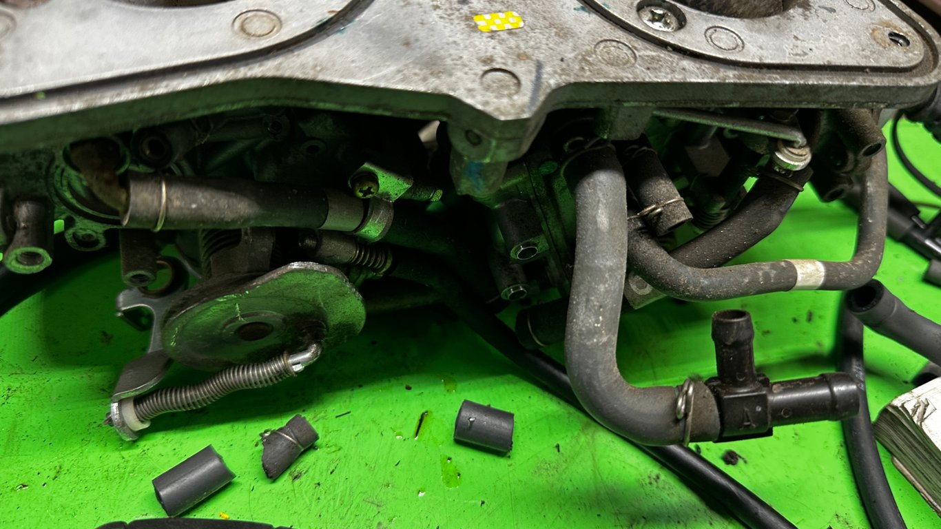1989 Honda Gold Wing GL1500 Aspencade, restoration in progress: carburetor bank on a green work mat