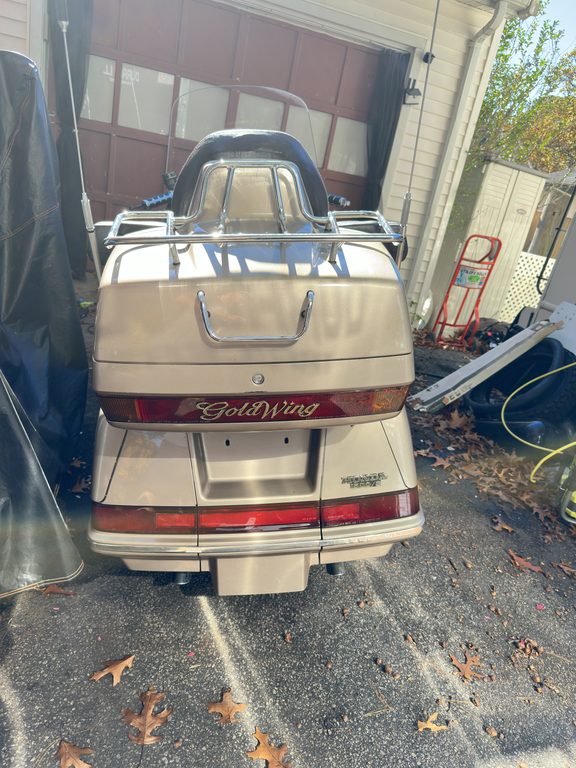 1988 Honda Gold Wing GL1500 Aspencade Kindle: rear view of the trunk and taillights